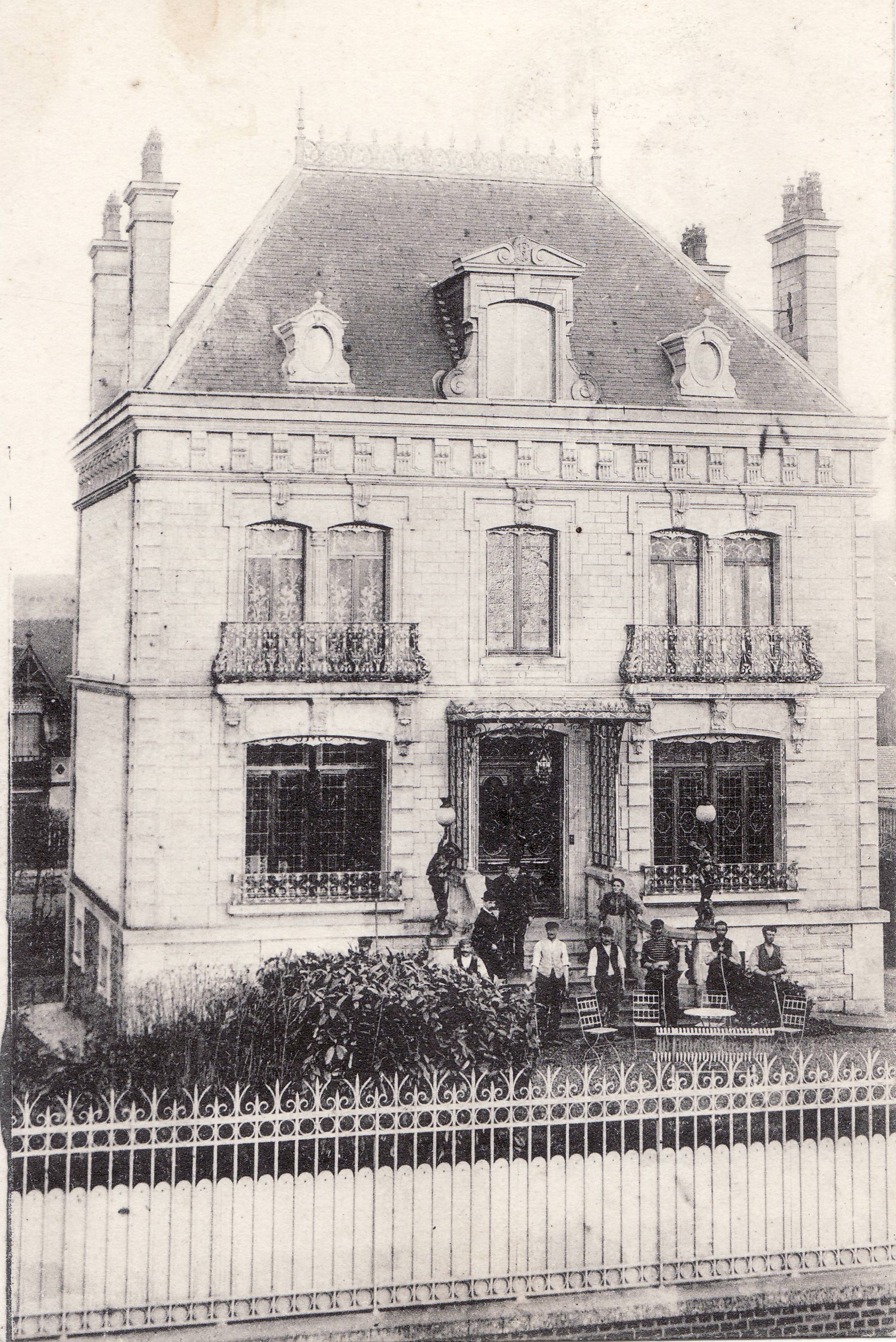 Le Manoir carte postale 1890