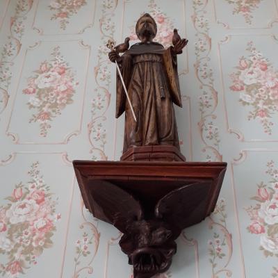 Statue